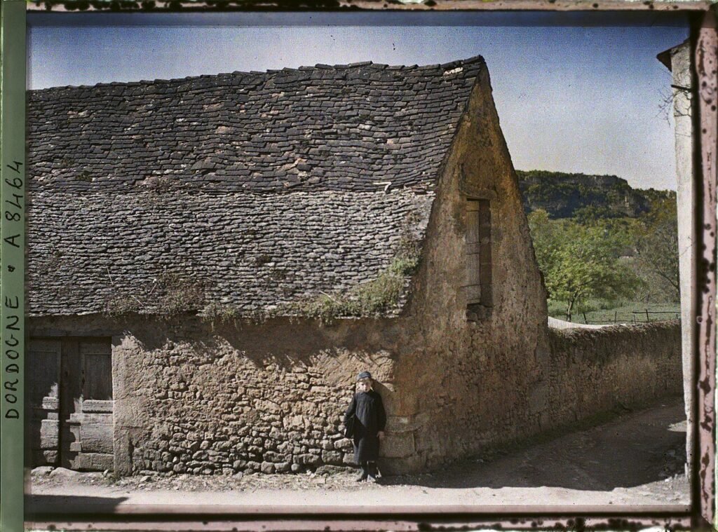 Photographie documentaire de toiture, matériau ou chantier ; ne représente pas une réalisation de la marque — photographie d’illustration